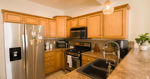 867 Farmington Xing, Farmington, UT 84025 - #2