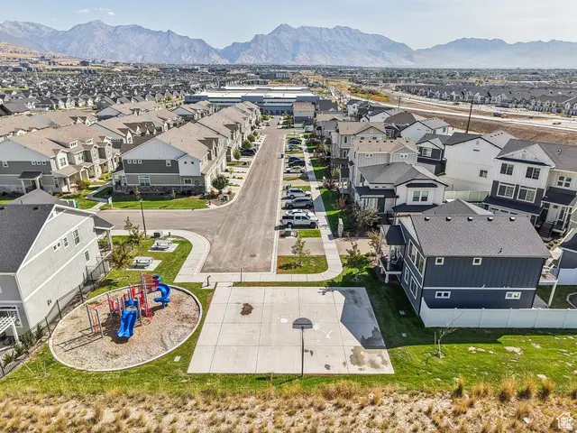 4353 W Bromwell Ct, Lehi, UT 84048 - #2