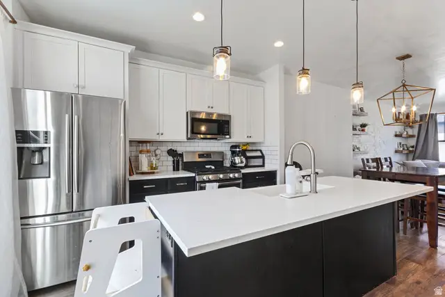 1056 W Painted Horse Ln, Bluffdale, UT 84065 - #3