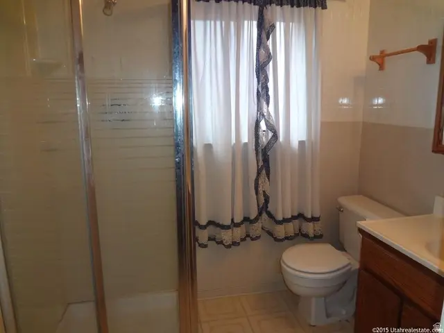 1456 W 570 N, Clinton, UT 84015 - #3