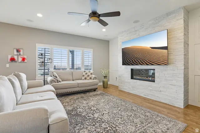 304 W Stillwater Dr S, Saratoga Springs, UT 84045 - #2