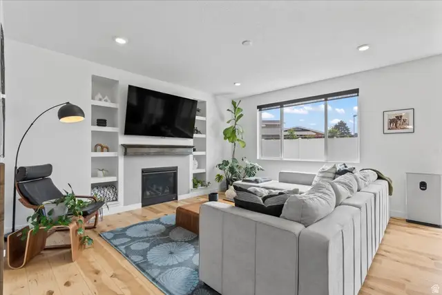 4892 S Snarr Haven Ct W, Taylorsville, UT 84129 - #3