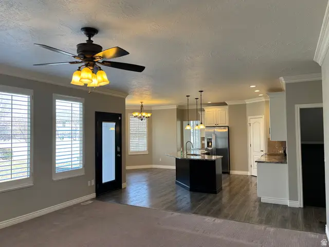 3042 W Chalk Creek Way, South Jordan, UT 84095 - #3