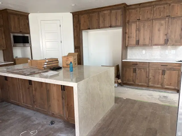 692 E Mountain Rd. N, North Ogden, UT 84414 - #3