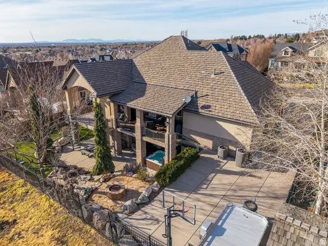 1582 Hidden Springs Pkwy, Fruit Heights, UT 84037 - #3