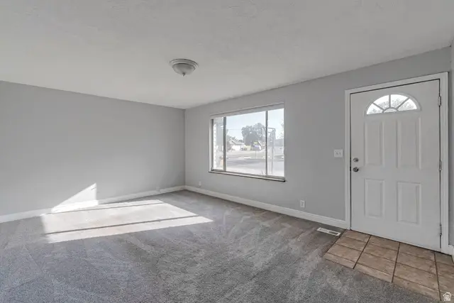 3246 W Royalwood Dr, Taylorsville, UT 84129 - #2