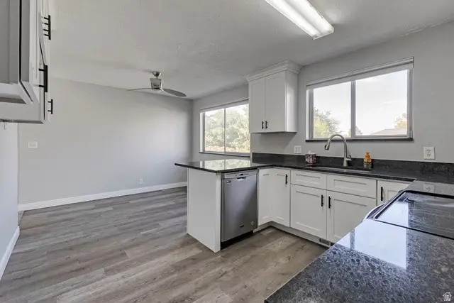 3246 W Royalwood Dr, Taylorsville, UT 84129 - #3