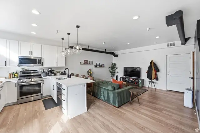 449 N Beaumont Ct E, Salt Lake City, UT 84116 - #3