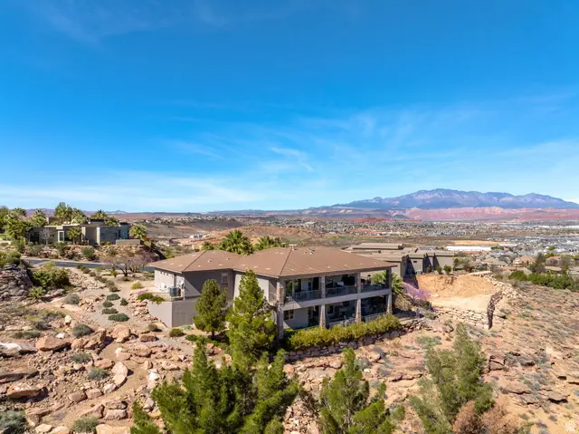 2376 E Stone Crest Cir, Saint George, UT 84790 - #2