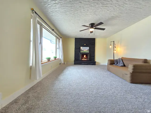 2084 Robins Ave, Ogden, UT 84401 - #2
