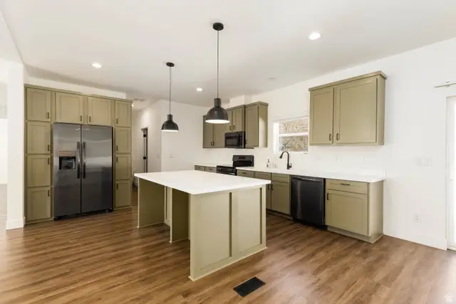 447 E Newel Ave, Hildale, UT 84784 - #3