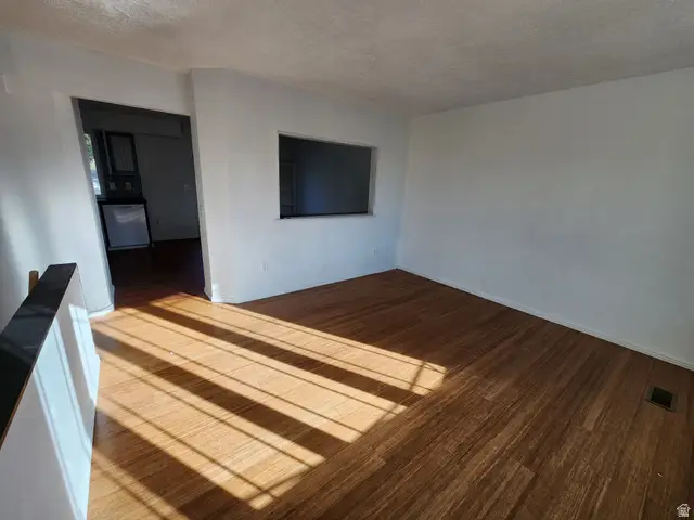 6223 S Clara Dr, Taylorsville, UT 84129 - #3