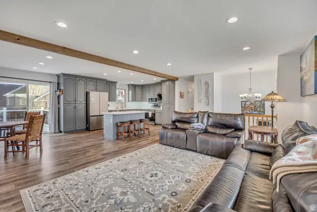 9218 S Laura Anne Way, Sandy, UT 84094 - #3