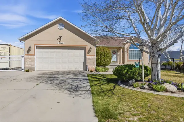 3642 W Angus Dr, South Jordan, UT 84009 - #2