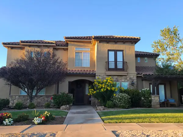 211 E Swallowtail Ln, Washington, UT 84780