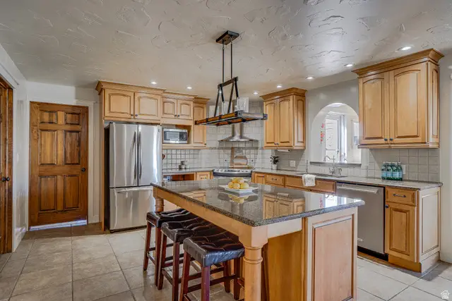 8088 W Canyon Rd, Herriman, UT 84096 - #2