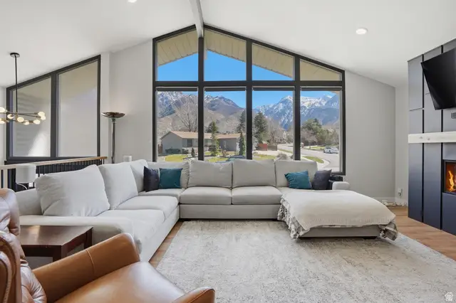 2853 E Willow Hills Dr, Sandy, UT 84093 - #3