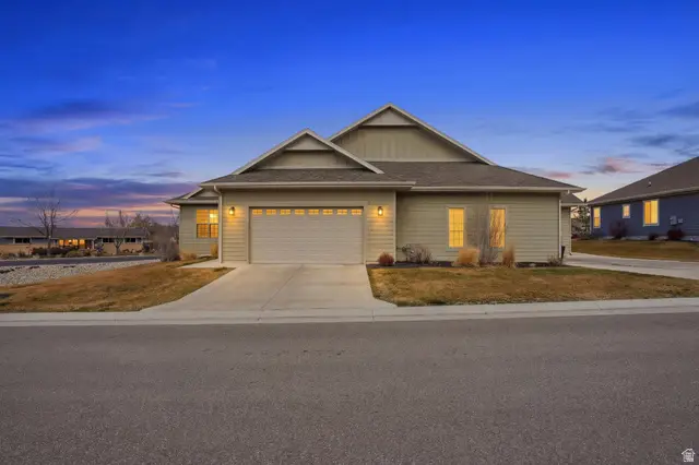 583 E Glenpoint Ct, Stansbury Park, UT 84074 - #1