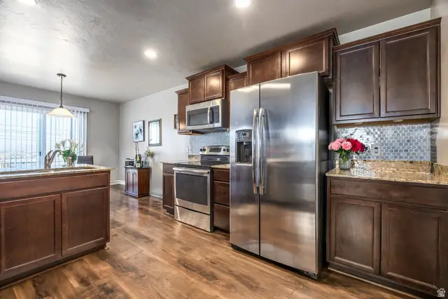 688 W Gallant Dr, Bluffdale, UT 84065 - #3