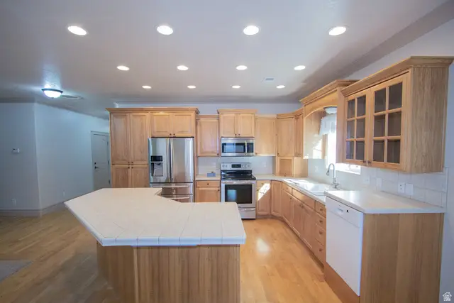 405 N Willow Ln, Providence, UT 84332 - #2