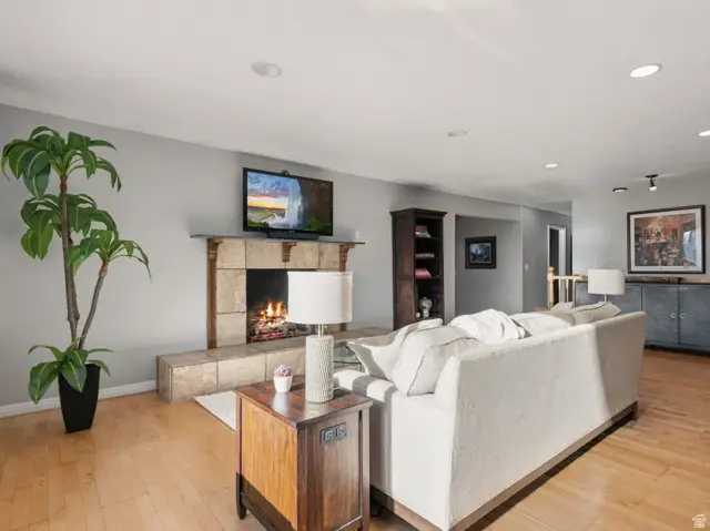 2718 E Commonwealth Ave, Salt Lake City, UT 84109 - #2