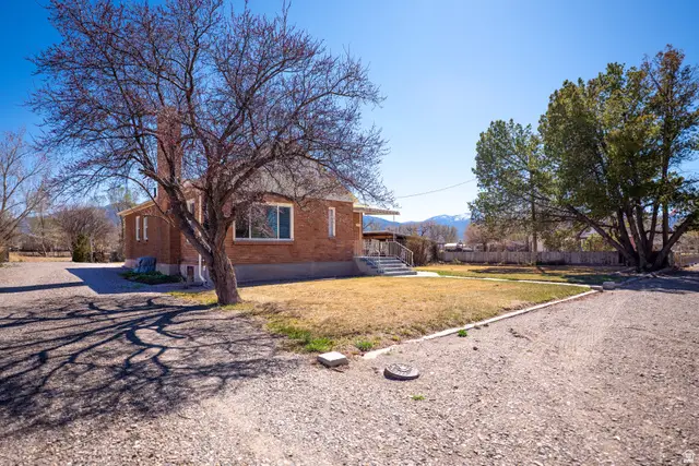 125 S Center St, Elsinore, UT 84724 - #2