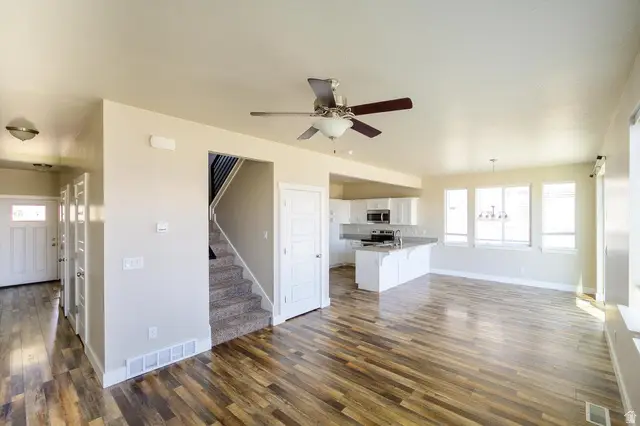 8078 N Clydesdale Dr, Eagle Mountain, UT 84005 - #2