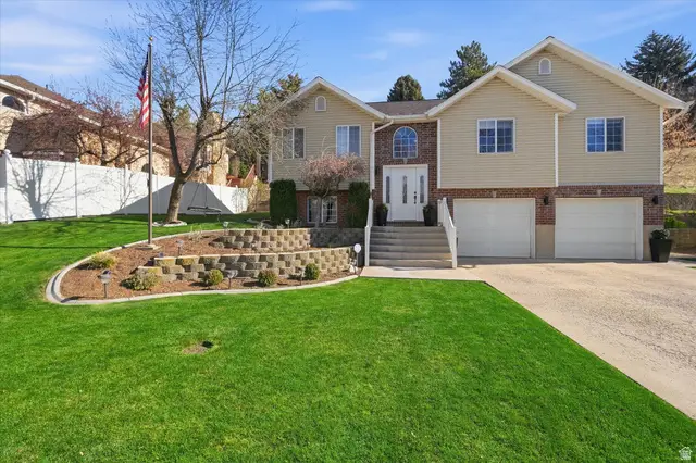 1131 E Lamplighter Dr, River Heights, UT 84321 - #1