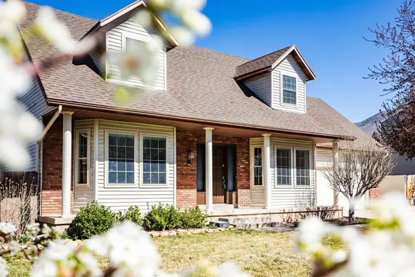 2543 E Cliff Swallow Dr S, Sandy, UT 84093