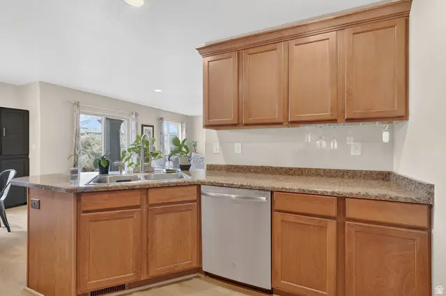 4035 E Oakland Hills Dr, Eagle Mountain, UT 84005 - #3