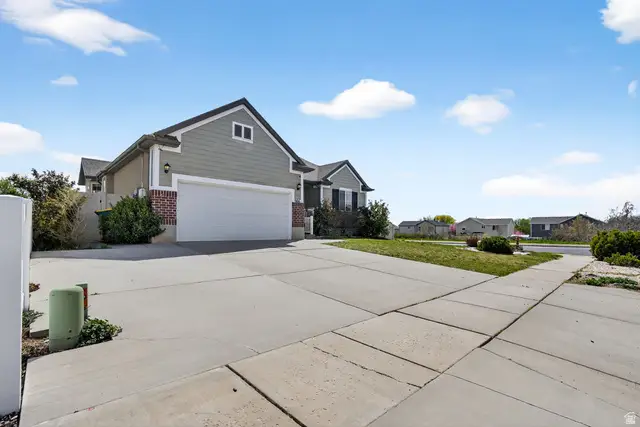 906 E Sam Cir, Clearfield, UT 84015 - #2