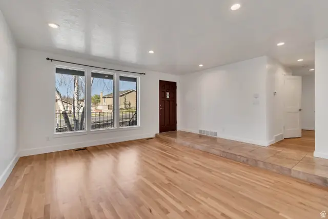 918 E Lazon Dr S, Sandy, UT 84094 - #3