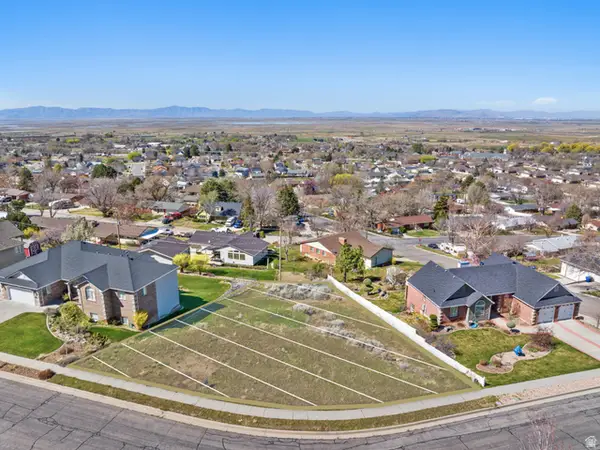 2510 S Elm Grove Dr W, Perry, UT 84302