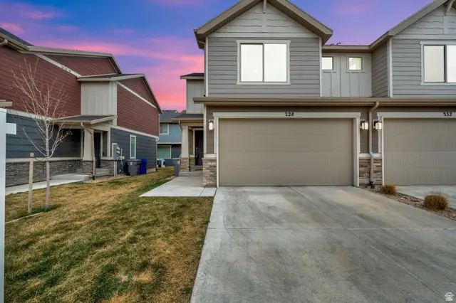 228 E Hummingbird Ct, Saratoga Springs, UT 84045 - #2