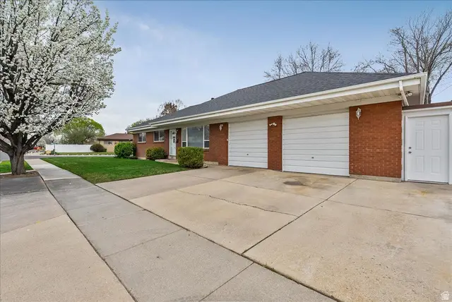 8248 S Romaine Dr, Sandy, UT 84070 - #3