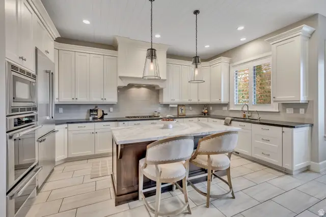 1714 E Rachelwood Ln, Holladay, UT 84124 - #3