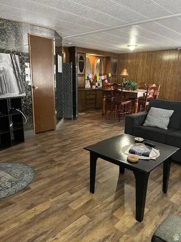 5264 S Escondido St E, Salt Lake City, UT 84117