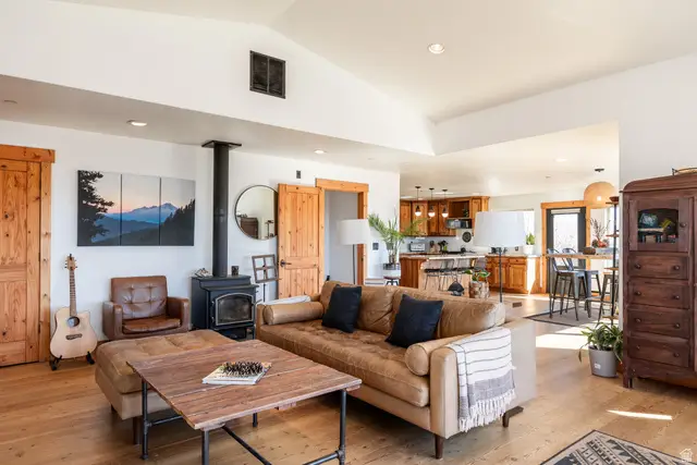 277 E Crestview Dr, Wanship, UT 84017 - #2