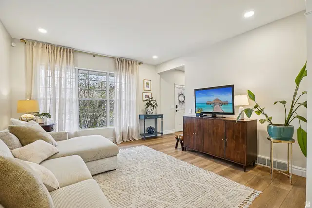 392 Cranberry Hill Dr, Draper, UT 84020 - #3