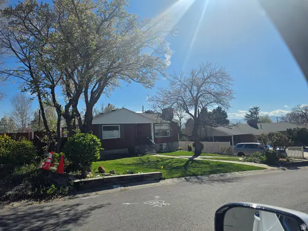 1860 E Northwoodside Dr, Holladay, UT 84124