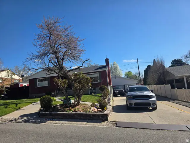 1860 E Northwoodside Dr, Holladay, UT 84124 - #2