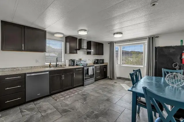 326 W 30 N, La Verkin, UT 84745 - #1