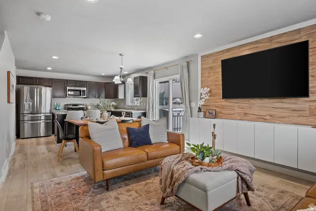 299 W Willow Creek Dr, Saratoga Springs, UT 84045 - #3