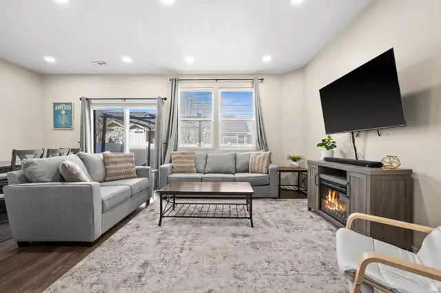 14242 S Daisyfield Dr, Draper, UT 84020 - #2