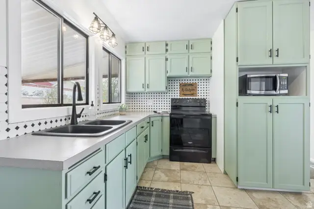 431 W 4650 S, Washington Terrace, UT 84405 - #3