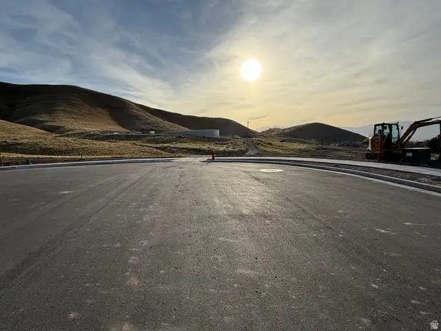 585 E Berkshire Dr S, Tooele, UT 84074 - #1