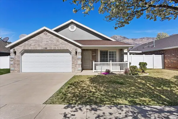 190 W Newbury Ln, Harrisville, UT 84414