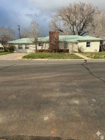 102 Continental St, Blanding, UT 84511 - #1