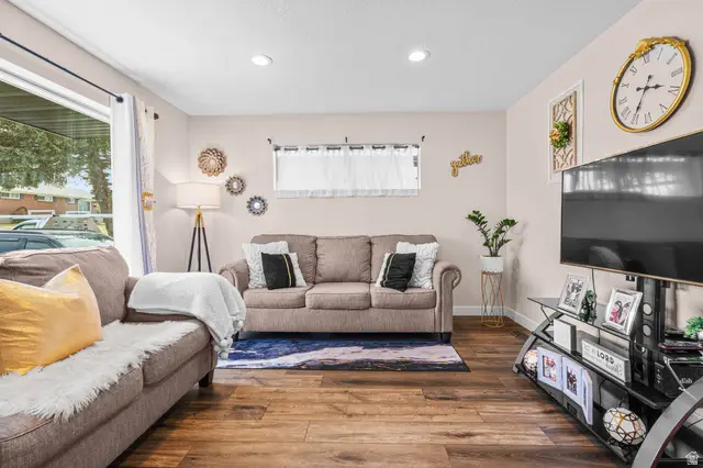 5476 W Kathleen Ave, West Valley City, UT 84120 - #3