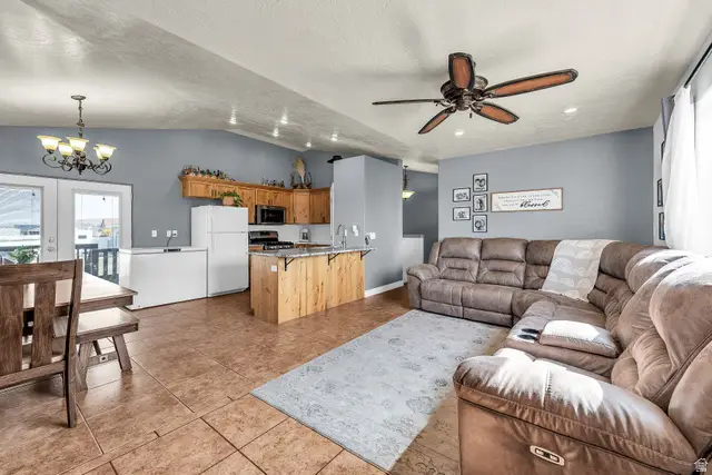 1901 Saddleback Dr, Enoch, UT 84721 - #2